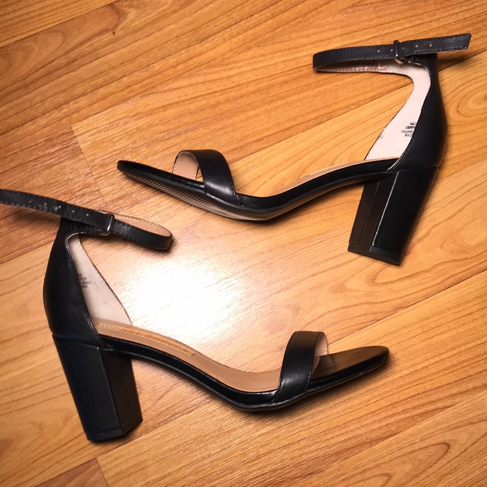 (NEW) Black strap heels